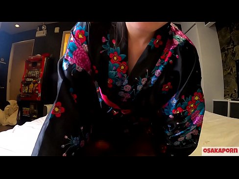 ❤️ Tânără fată de cosplay iubește sexul până la orgasm cu un squirt într-o călușară și o felație. Fată asiatică cu păsărica păroasă și sâni frumoși în costum tradițional japonez în video amator care arată masturbarea cu jucării de sex. Sakura 3 OSAKAPORN. ️❌ at us ☑