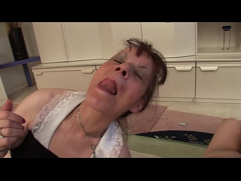 ❤️ Două bunicuțe și un bunic fac sex în trei ️❌ at us ☑